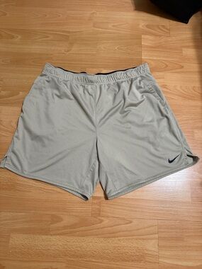 Nike Men’s Light Gray Athletic Shorts with Black Swoosh